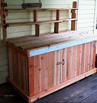 Picture of farmer's market table made of fence boards and recycled materials